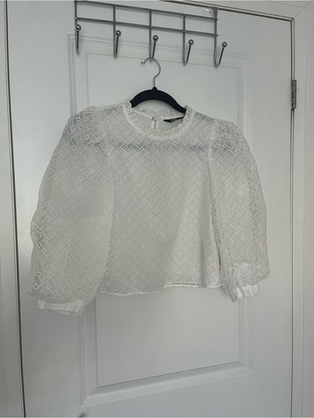 Zara White Sheer Textured Puff-Sleeve Blouse | Size S